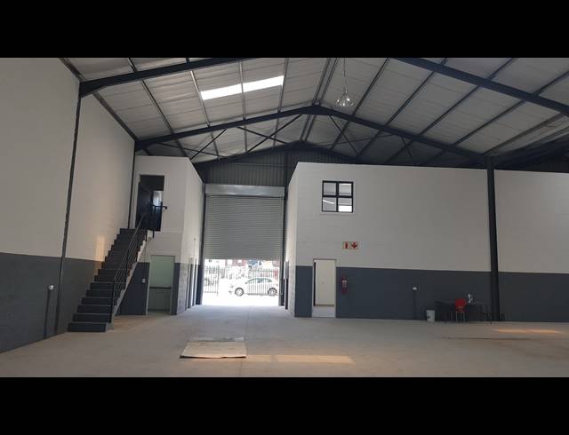 550M² FACTORY FOR SALE IN SAXENBURG PARK 2
